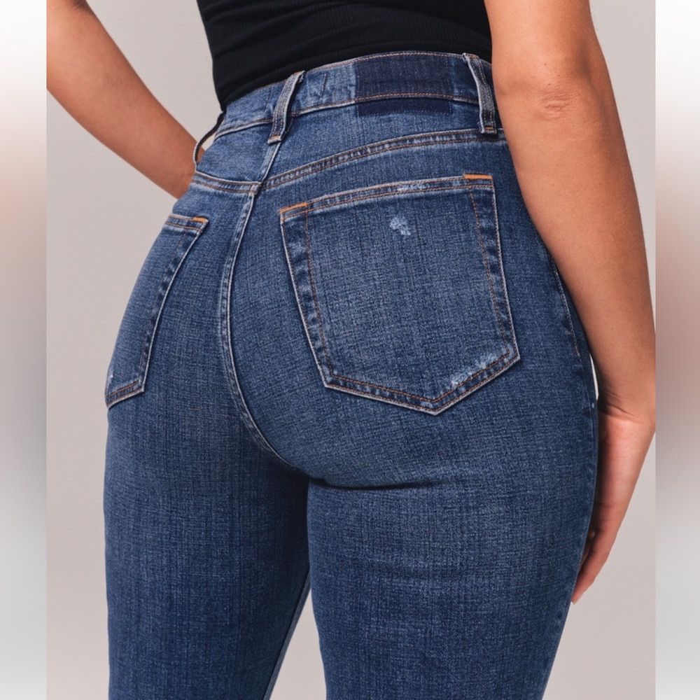 Abercrombie & Fitch Ankle Straight Ultra High Rise Curve Love Jeans